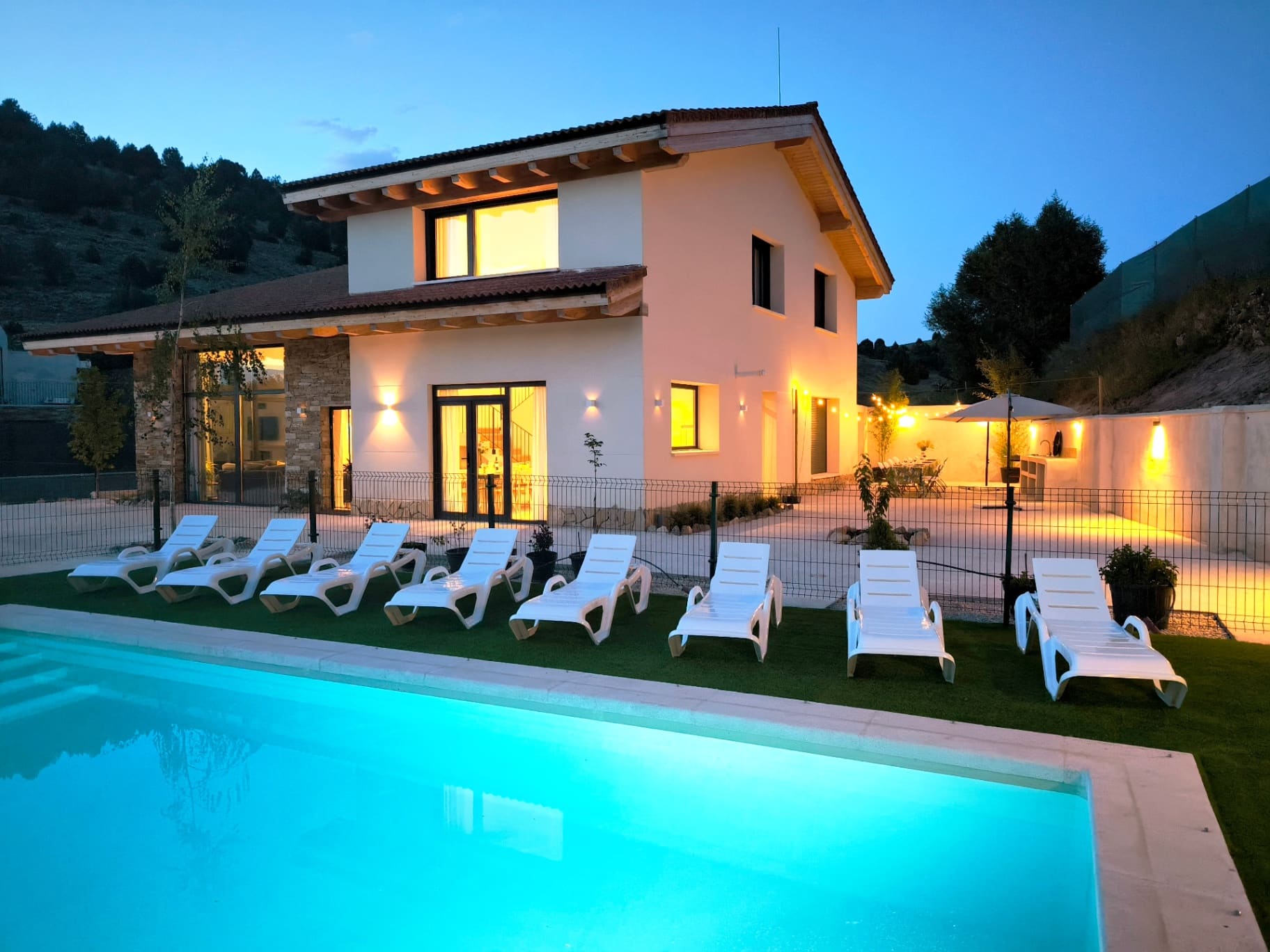 La Huertona de Castroserna, la otra casa rural del grupo, con piscina privada