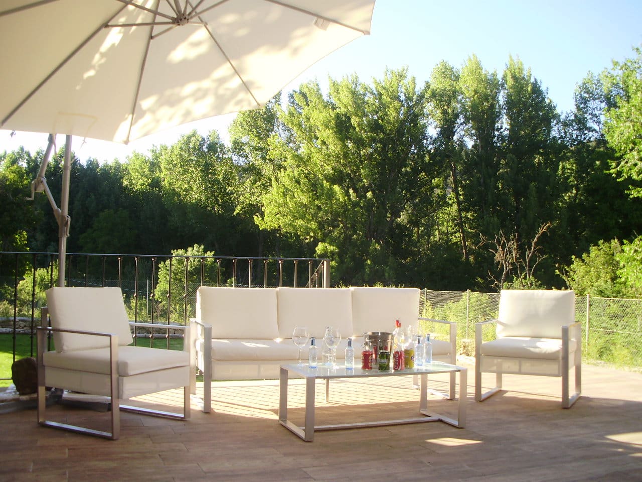 Jardín y exteriores — casa rural Casa Los Tres Nogales (Castroserna de Arriba, Segovia)
